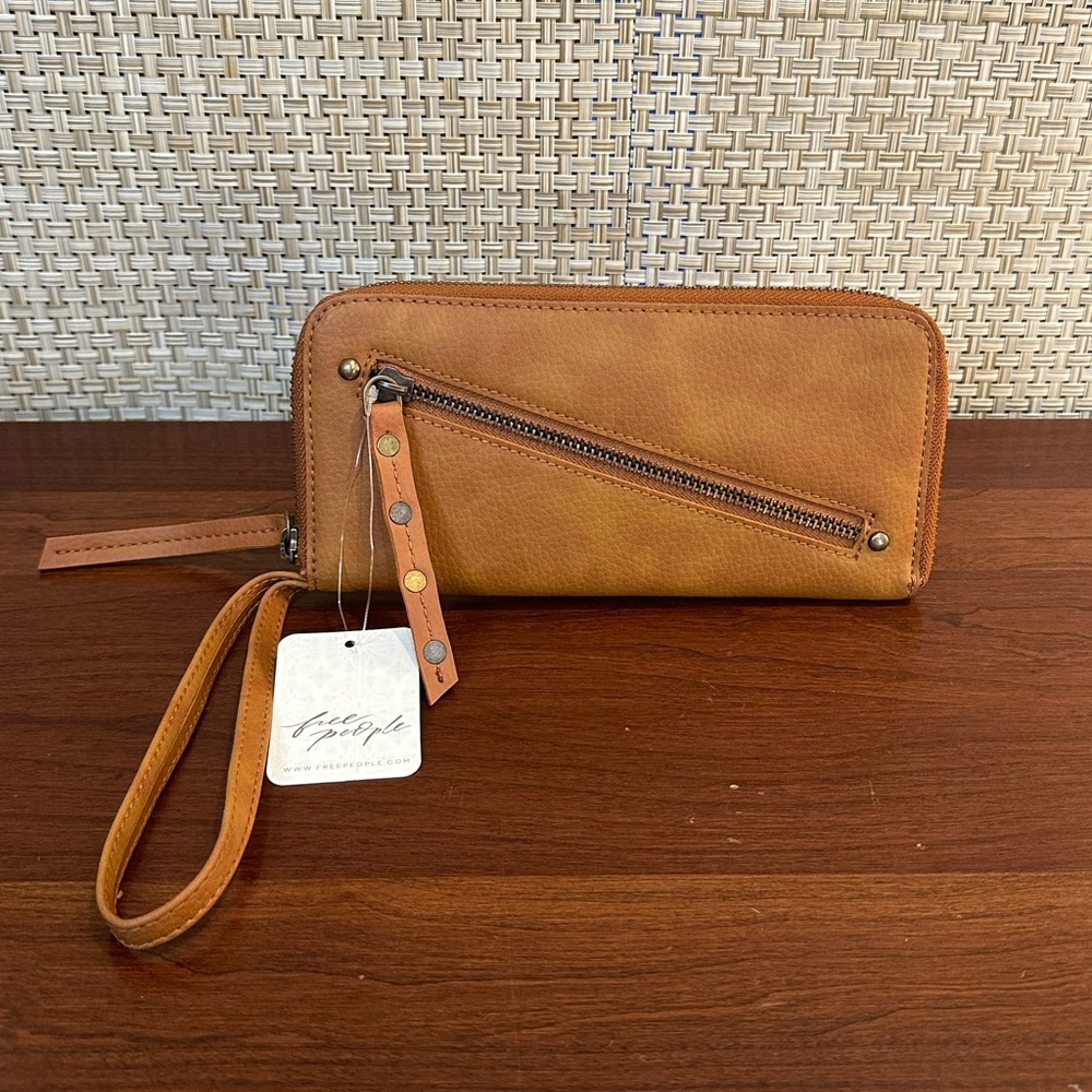🌟3xHP🌟Free People Collection Cognac Distressed Vegan Leather Wallet/Wristlet